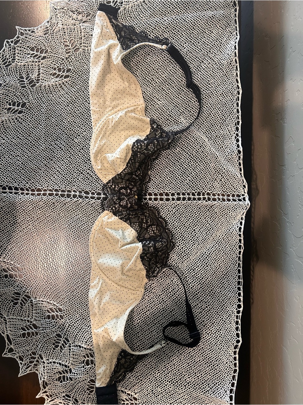 Bali Beige and Black Lace Underwire Bra